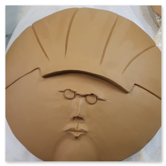 verschiedene Masken in diversen Größen von der Künstlerin Elisabeth Raunig, welche auch verkauft werden
