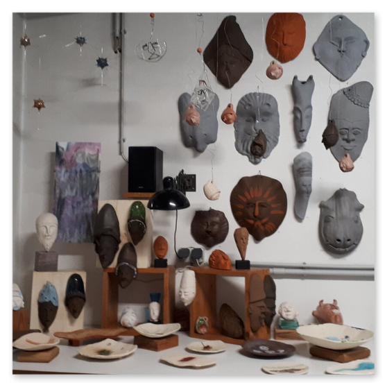 Kunstausstellung im Werkhaus Kainach der Familie Prehal, einige Kunstwerke und die Familie Prehal