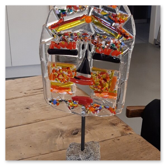 Masken aus Glas welche nicht verkauft werden