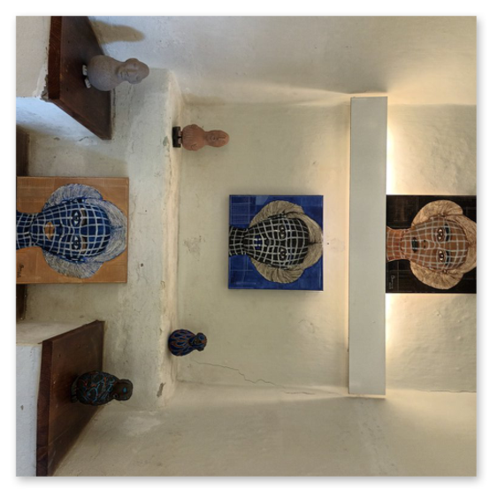 Ausstellung im Schloß Alt Kainach, Skulpturen und Masken aus Keramik, gemeinsam mit Monika Barwig und Hans Giegerl. Reger Andrang bei der Vernisage, mindestens 300 Besucher
