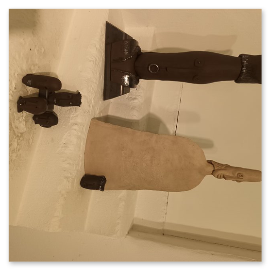 Ausstellung in der Kunstrfabrik, einige Kunstwerke aus Keramik. Bilder der Vernisage