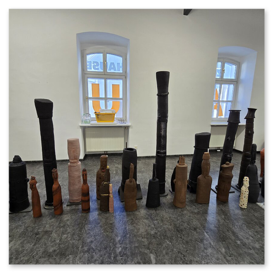 Ausstellung im Kunsthaus in Köflach, Skulpturen und Menschen