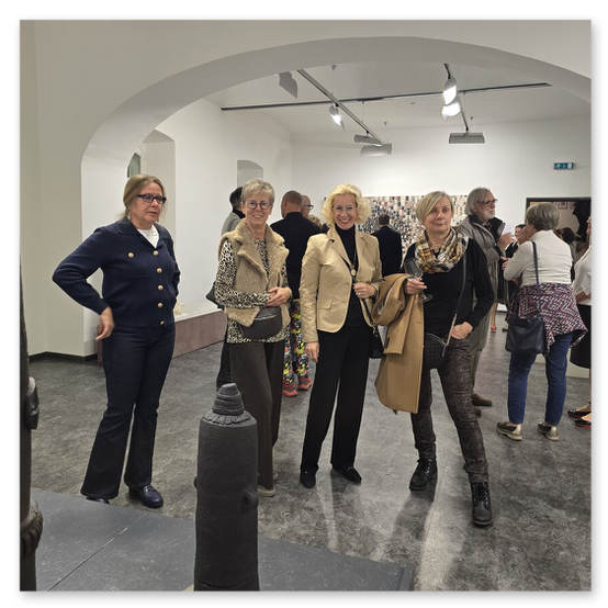 Ausstellung im Kunsthaus in Köflach, Skulpturen und Menschen