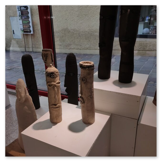Ausstellung MOEL2ART in der Galerie am Schloßbergtor. Bilder der Vernisage und dere Kunstwerke von Monika Barwig und Elisabeth Raunig.