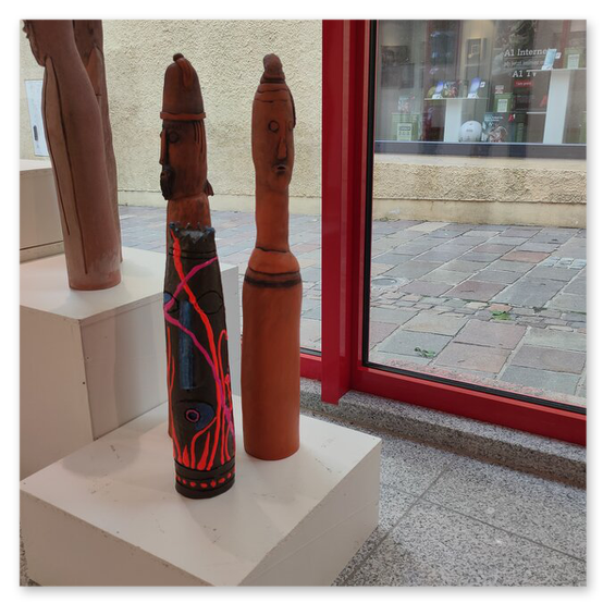 Ausstellung MOEL2ART in der Galerie am Schloßbergtor. Bilder der Vernisage und dere Kunstwerke von Monika Barwig und Elisabeth Raunig.