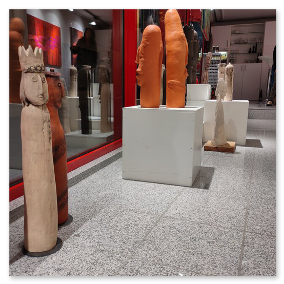 Ausstellung MOEL2ART in der Galerie am Schloßbergtor. Bilder der Vernisage und dere Kunstwerke von Monika Barwig und Elisabeth Raunig.