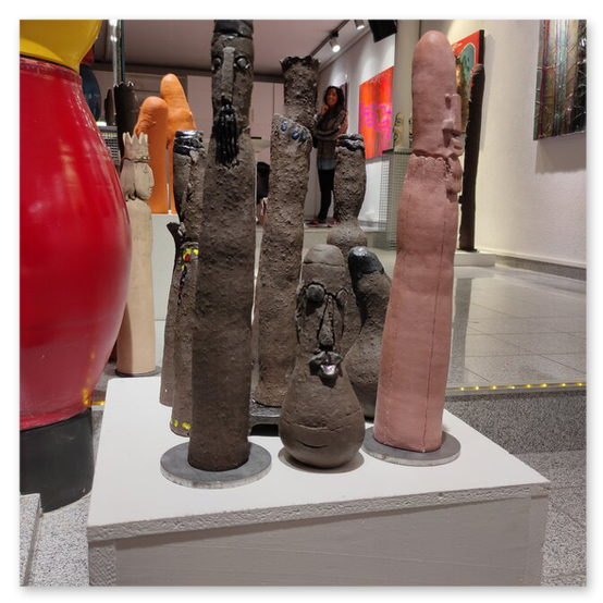 Ausstellung MOEL2ART in der Galerie am Schloßbergtor. Bilder der Vernisage und dere Kunstwerke von Monika Barwig und Elisabeth Raunig.