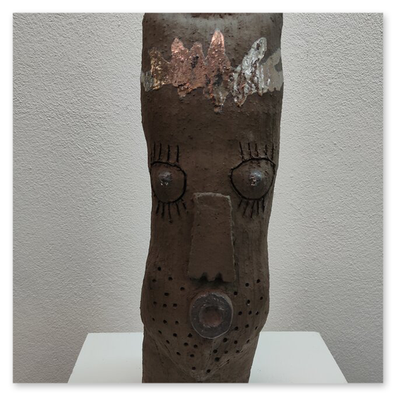 Verschiedene Köpfe aus Keramik in diversen Größen von der Künstlerin Elisabeth Raunig, welche auch verkauft werden