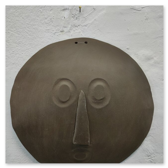 verschiedene Masken in diversen Größen von der Künstlerin Elisabeth Raunig, welche auch verkauft werden