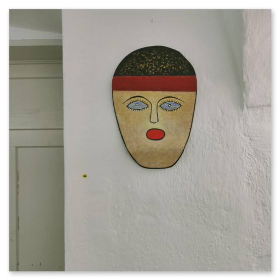 Ausstellung im Schloß Alt Kainach, Skulpturen und Masken aus Keramik, gemeinsam mit Monika Barwig und Hans Giegerl. Reger Andrang bei der Vernisage, mindestens 300 Besucher