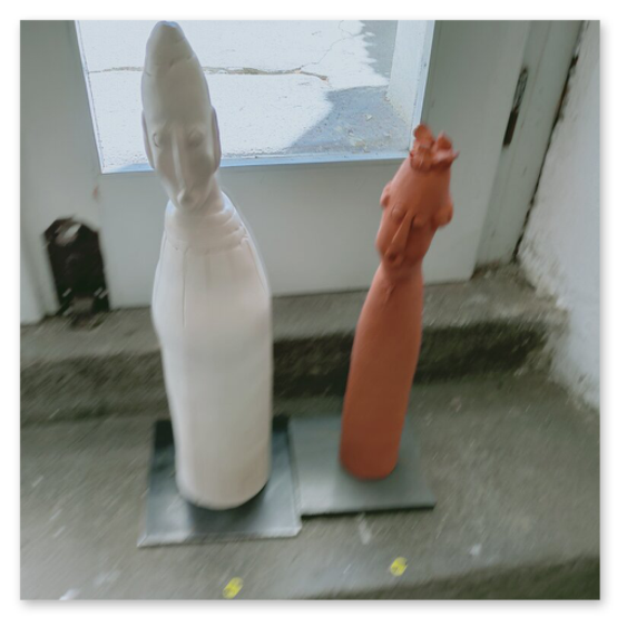 Ausstellung im Schloß Alt Kainach, Skulpturen und Masken aus Keramik, gemeinsam mit Monika Barwig und Hans Giegerl. Reger Andrang bei der Vernisage, mindestens 300 Besucher