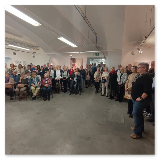 Ausstellung in der Kunstrfabrik, einige Kunstwerke aus Keramik. Bilder der Vernisage