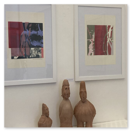 Kunstausstellung in Trentino in Italien mit Skulpturen und Masken aus Keramik, sowie Bilder der Künstlerin Kertz Christine.  Bilder Kunstwerke und Gäste 